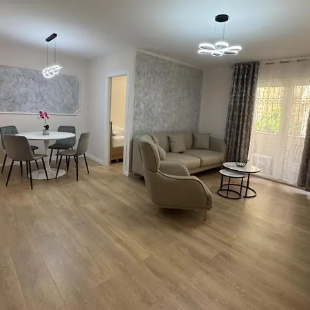 Апартаменты Modern Two Bedroom 5 Min Walk To Skanderbeg Square *