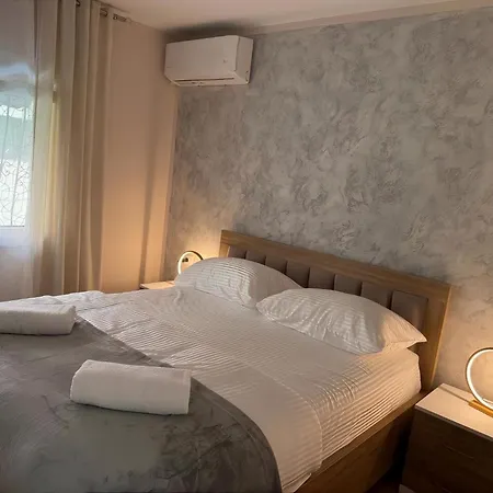 Modern Two Bedroom 5 Min Walk To Skanderbeg Square * Τίρανα